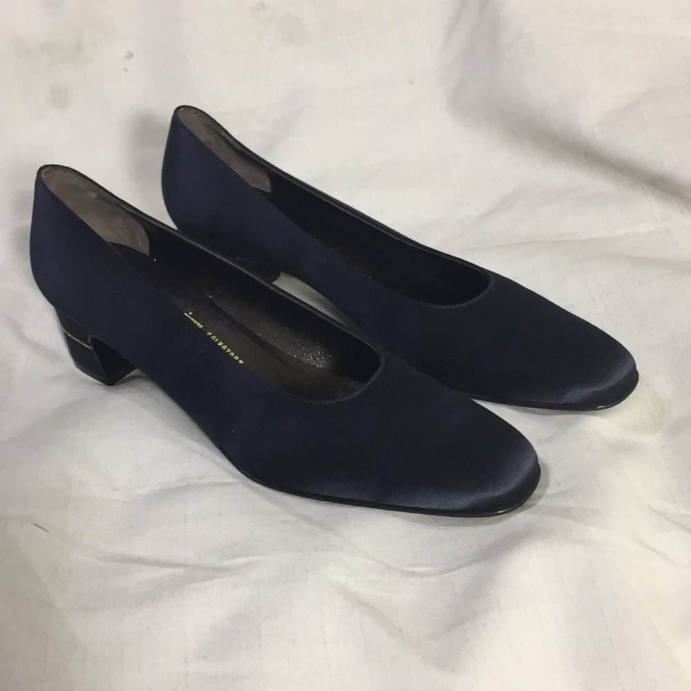 NWOB Salvatore Ferragamo low Heels pumps